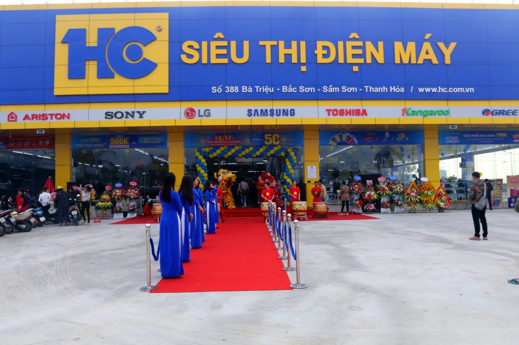 Hatuba tổ chức khai trương siêu thị điện máy HC Sầm Sơn