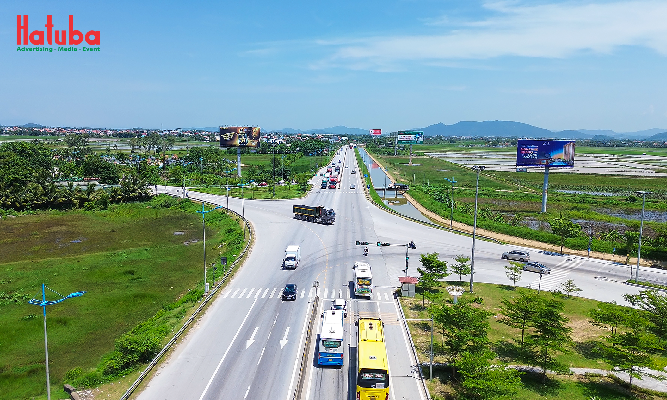 Đội ngũ Hatuba thi công lắp đặt billboard quảng cáo ngoài trời cho Rockstar tại Thanh Hóa   