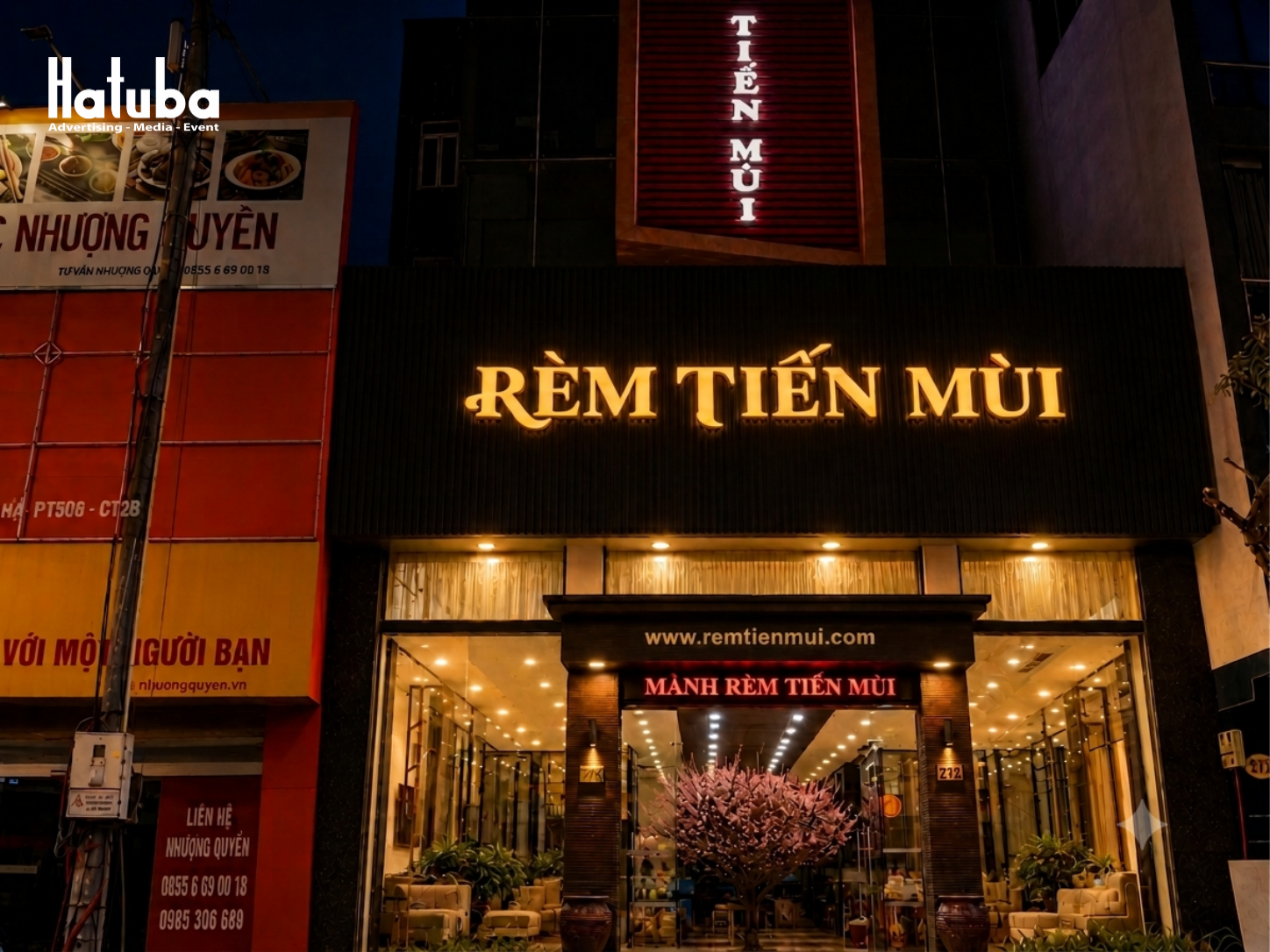 Hộp đèn LED mặt tiền Rèm Tiến Mùi phát sáng ban đêm tại Thanh Hóa — mica xuyên sáng, hiển thị 24/7