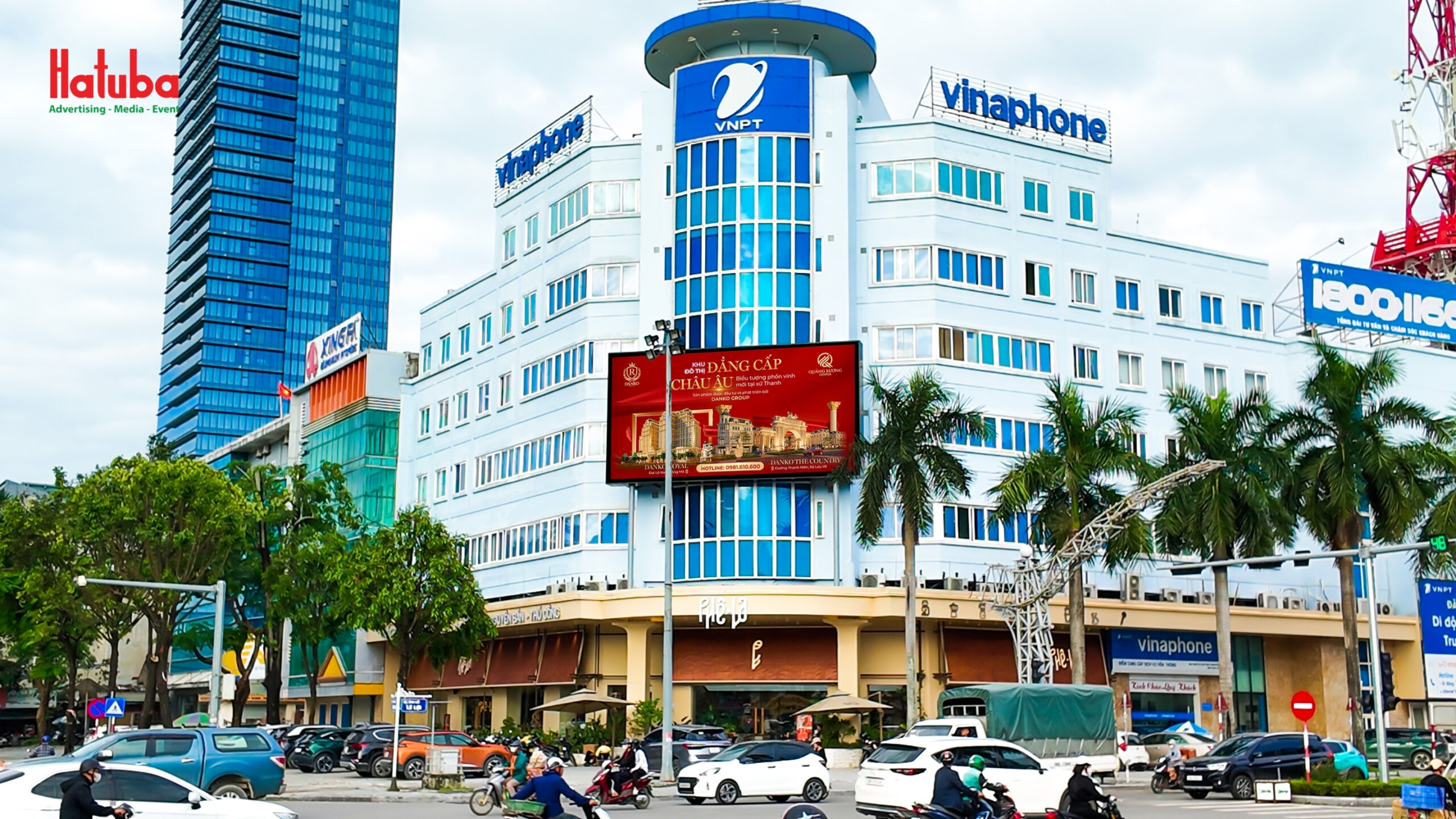Màn hình LED ngoài trời tại khu vực trung tâm thành phố, tiếp cận khách hàng mục tiêu bất động sản