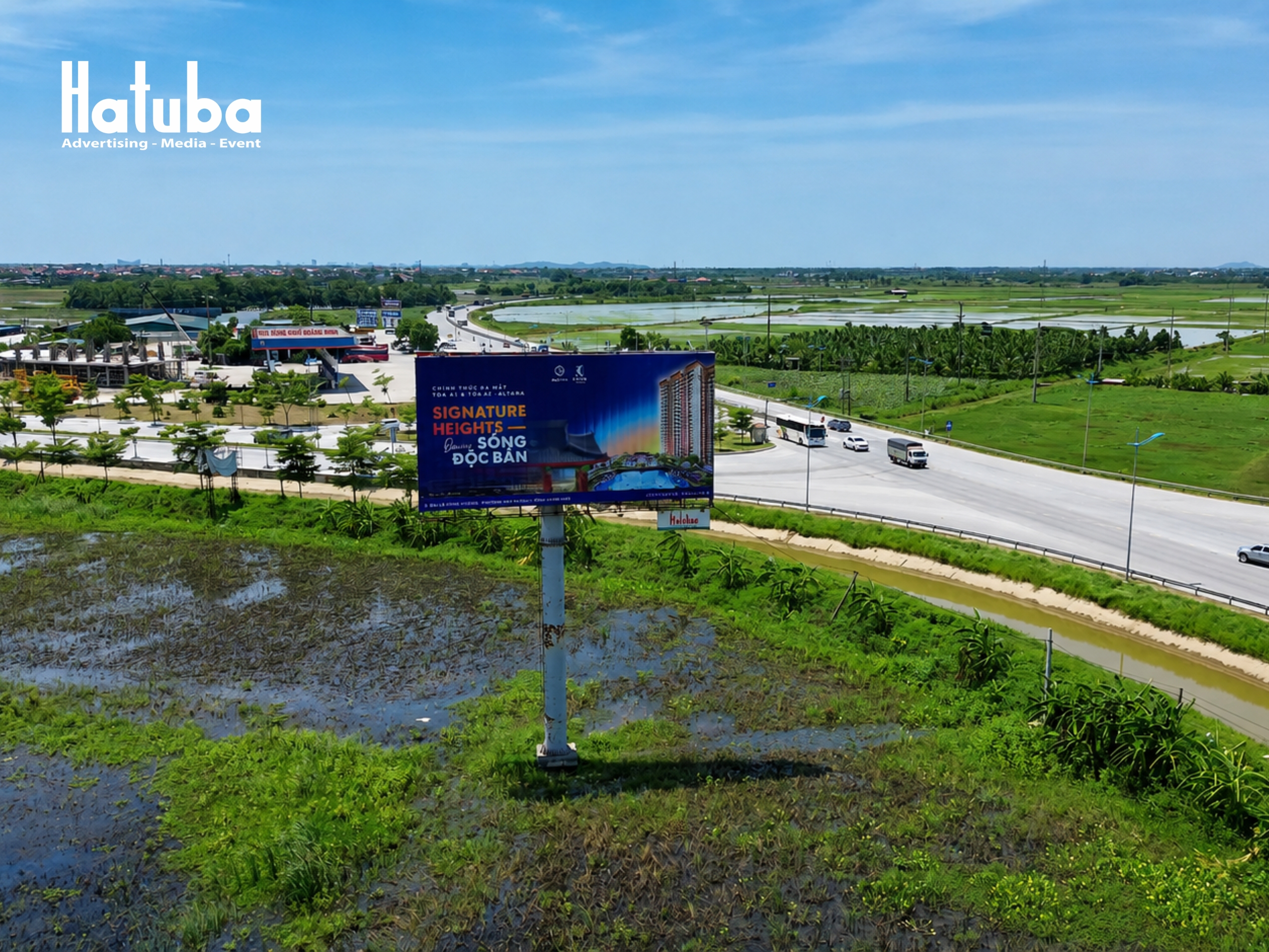 Billboard quảng cáo khung thép bạt Hiflex chiếu sáng LED ban đêm tại Hải Tiến Thanh Hóa   