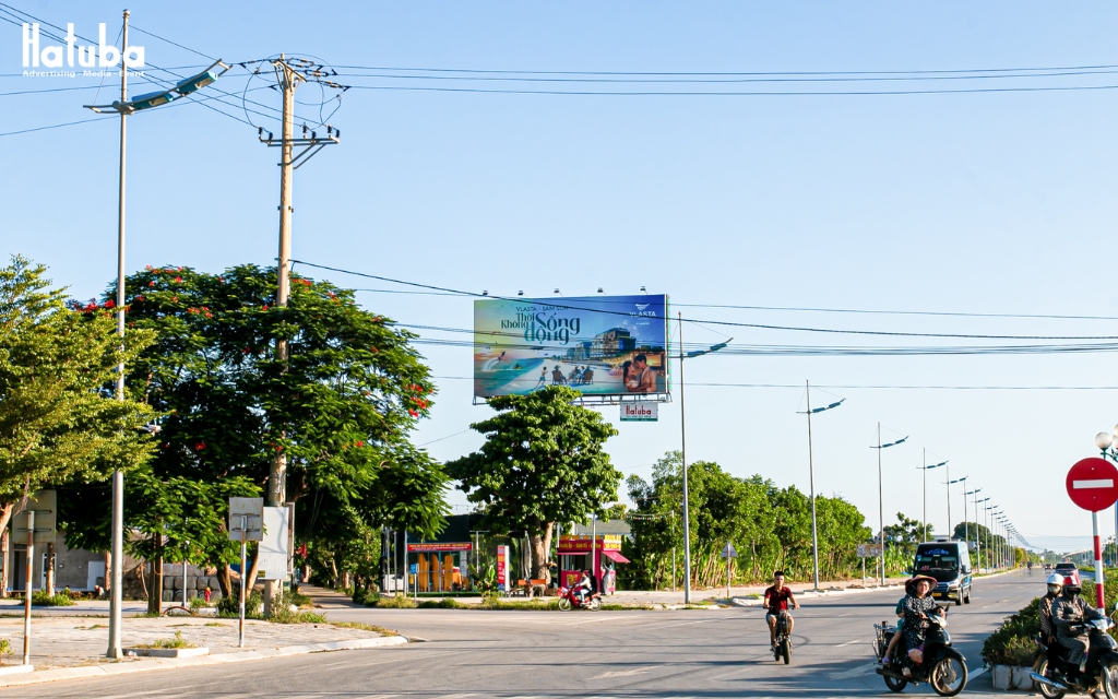 Màu sắc và chất lượng in ấn pano quảng cáo theo brand guideline Vlasta