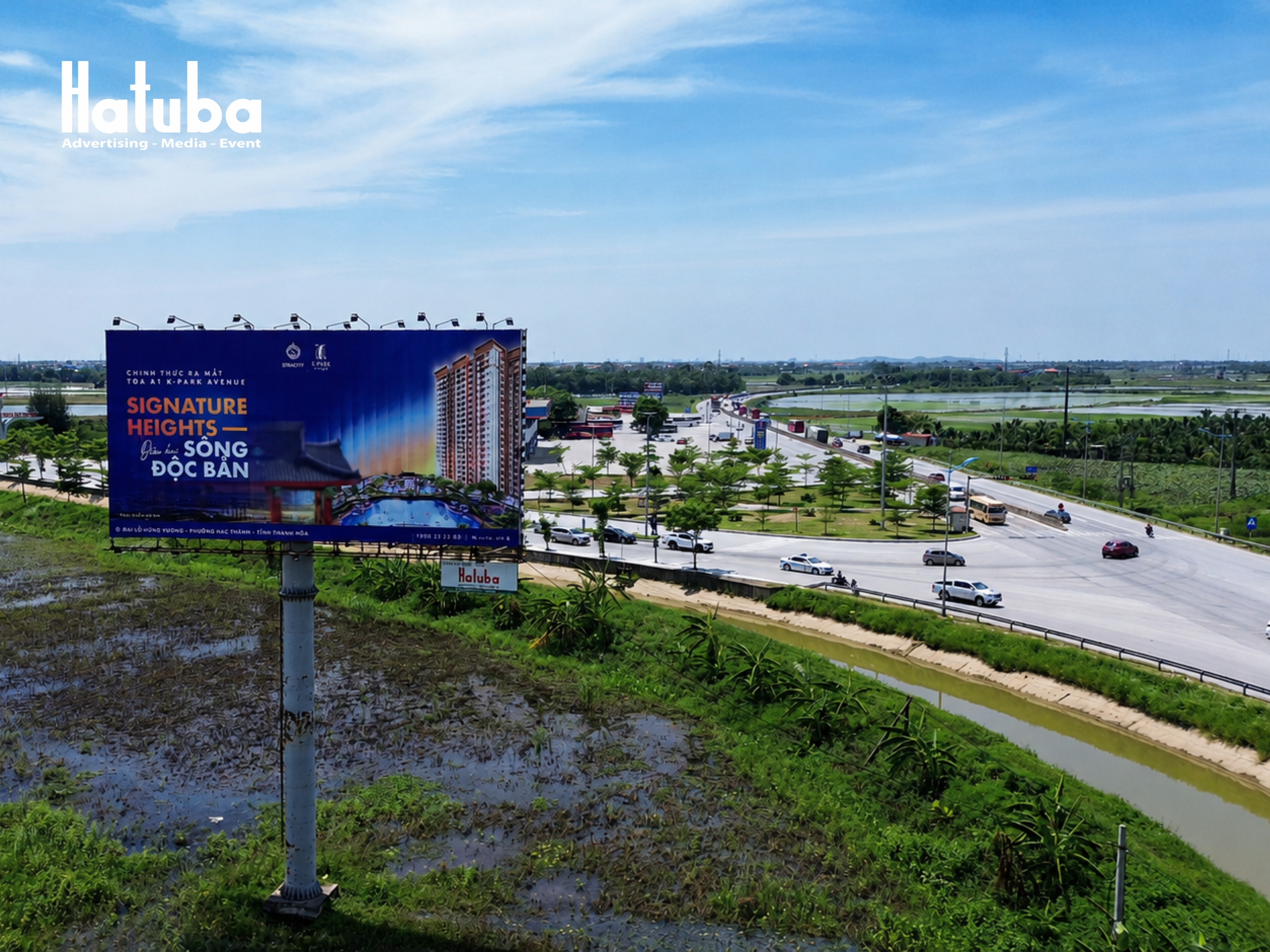 Pano quảng cáo ngoài trời A1 K Park Avenue đặt trên tuyến đường vào khu du lịch Hải Tiến Thanh Hóa