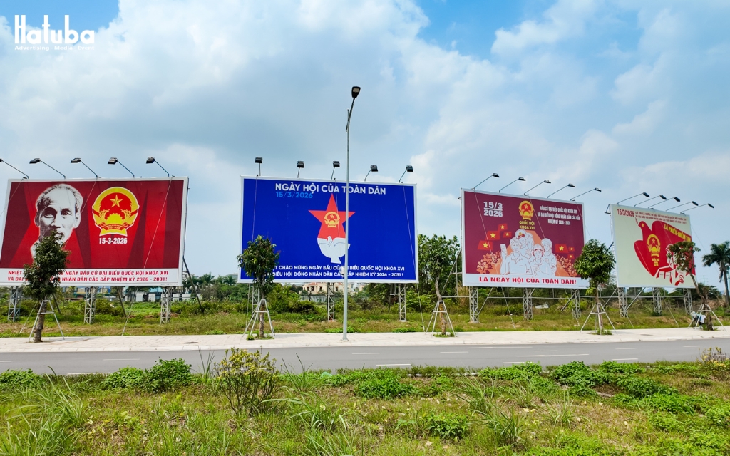 Pano quảng cáo ngoài trời khổ lớn tuyên truyền chào mừng Bầu Của Đại Biểu Quốc Hội của tỉnh Thanh Hóa tại cửa ngõ đi vào thành phố Thanh Hóa