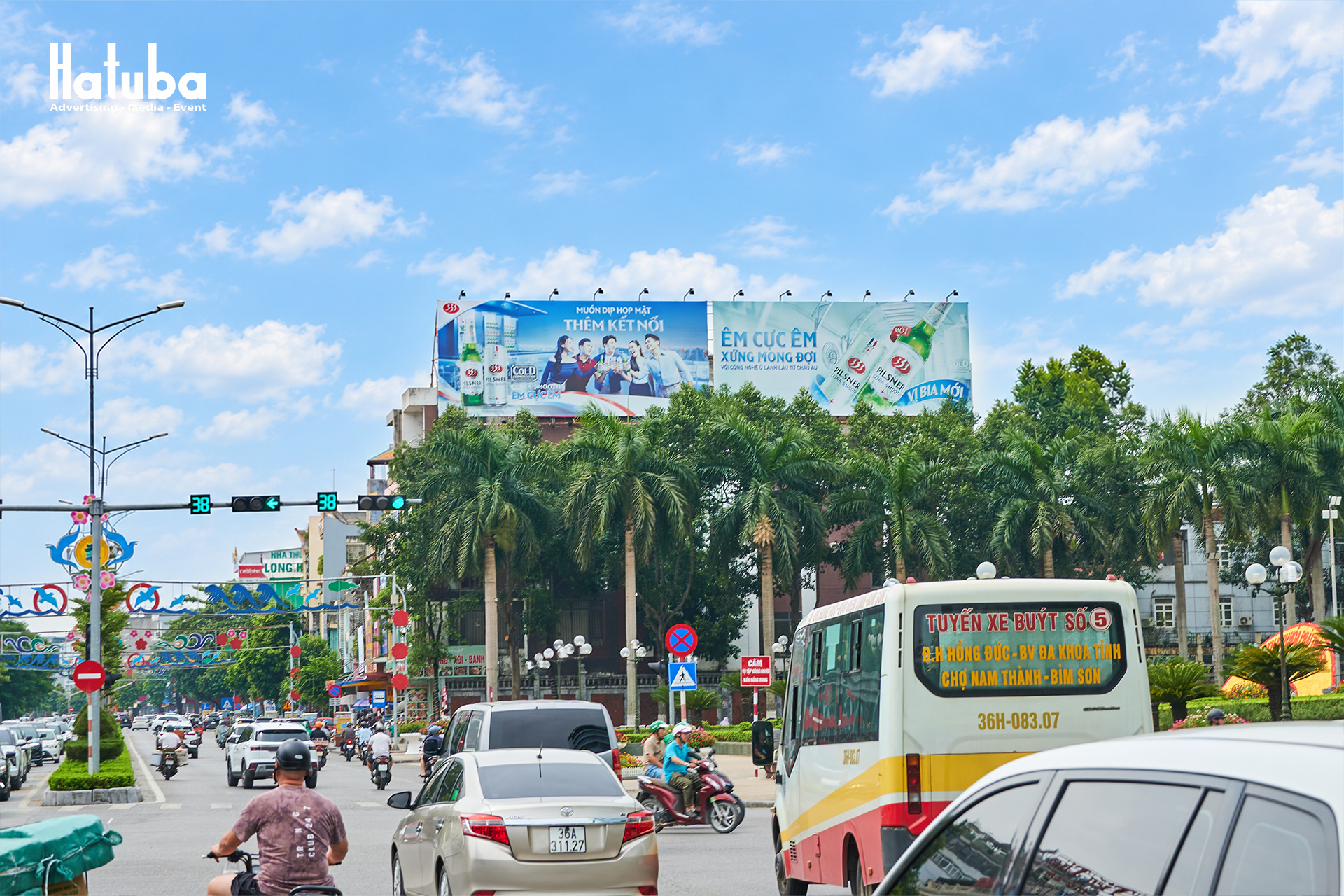 Pano quảng cáo Bia Sài Gòn nổi bật trên tuyến đường đông phương tiện tại Thanh Hóa
